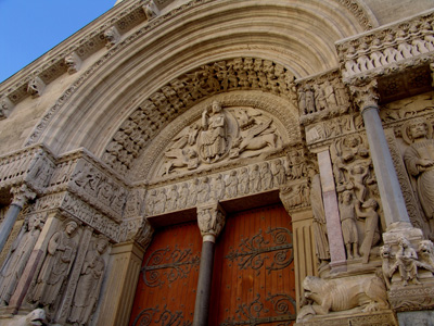 Arlés portal romànic