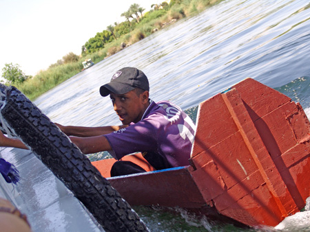 Nil 25 A remolc de la barca