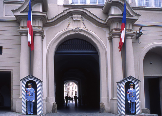 PRAGA 043 Guardia al palau Real