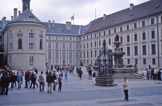 PRAGA 044 Primer pati Palau Real