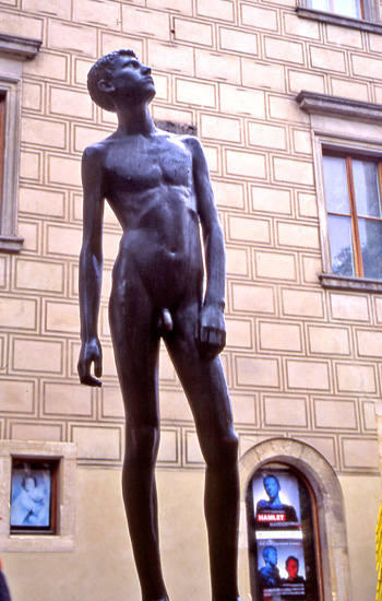 PRAGA 064 Escultura adolescent