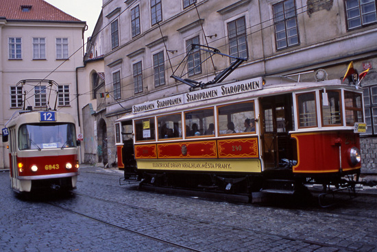 PRAGA 068 Transport sobre vies